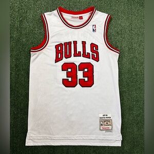 Scottie Pippen Chicago Bulls throwback jersey #33